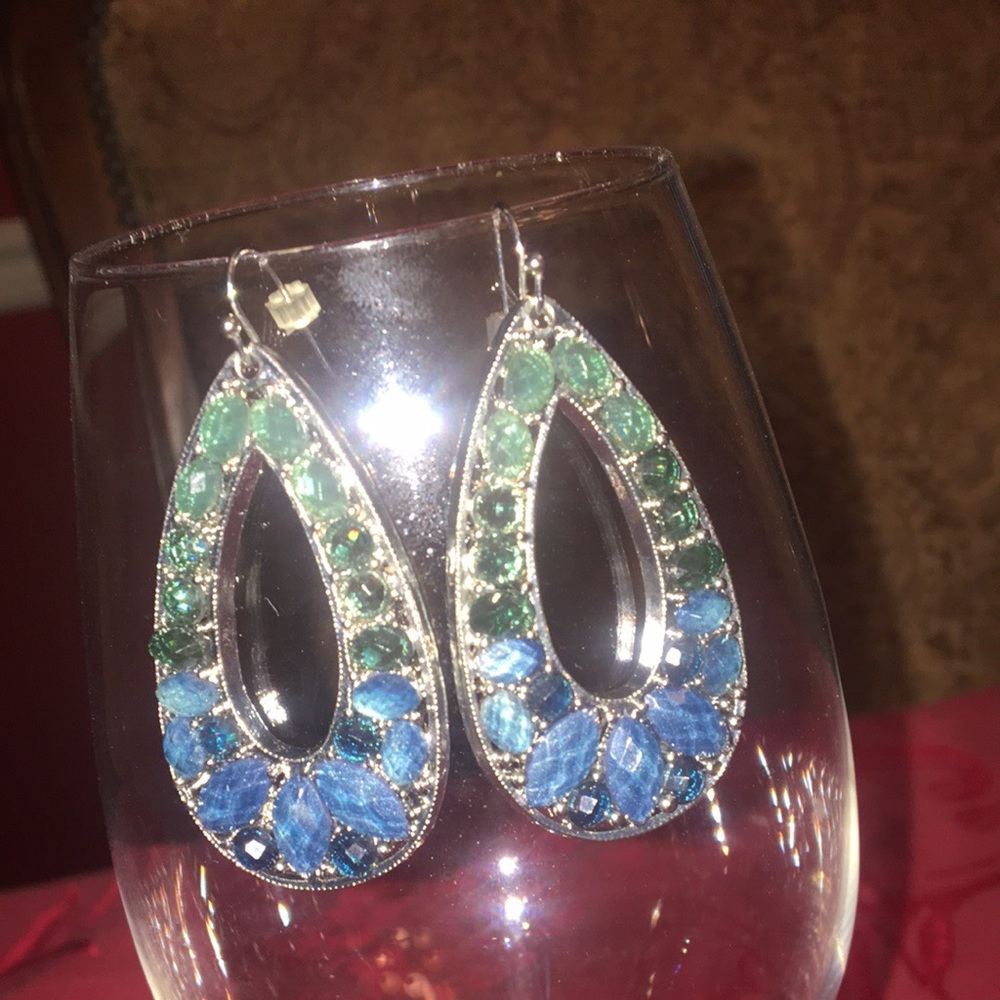 TEARDROP EARRINGS WITH COLORED STONES